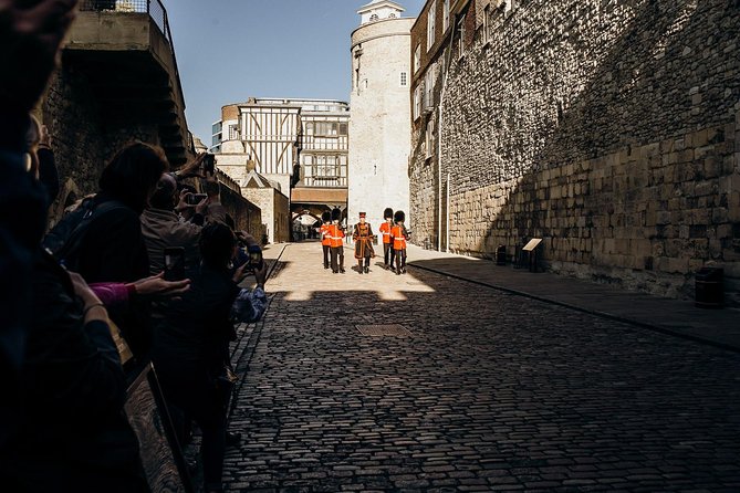 VIP Early Access Opening Ceremony Tower of London & River Cruise - Jewel House First Entry: Crown Jewels Up Close, Without the Wall of People