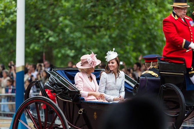 VIP Kensington Palace Gardens Tour & Royal Tea Crown Experience - Guides make or break this kind of tour