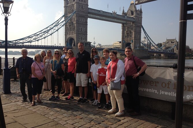 VIP Tower of London and Crown Jewels Tour with Private Beefeater Meet & Greet - Tower Green and the execution site story