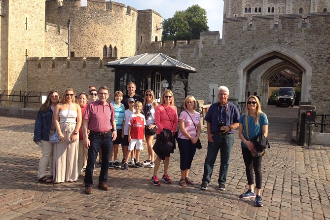 VIP Tower of London and Crown Jewels Tour with Private Beefeater Meet & Greet - The route, pacing, and what 3 hours feels like