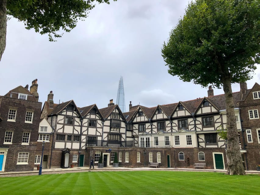 VIP Tower of London Beefeater Meet & Greet and Royal London - Who should book this VIP Tower and Westminster tour