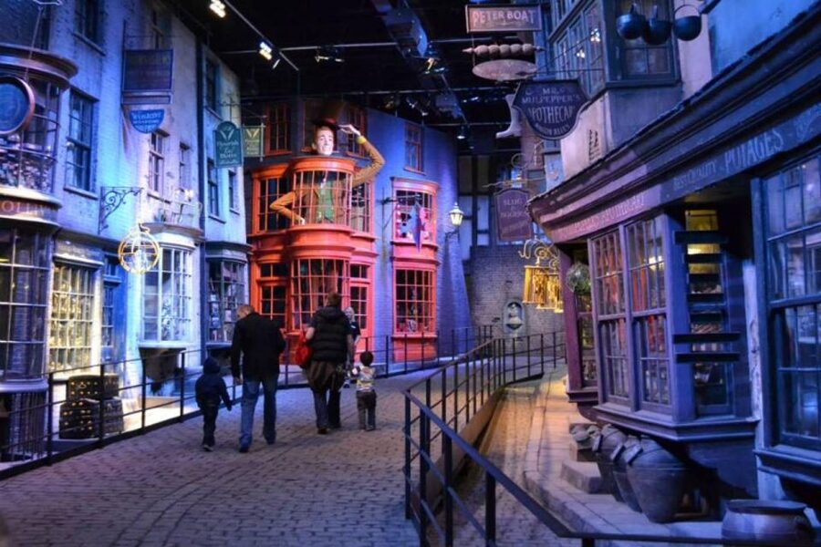 Warner Bros. Studios and 1-Day London Hop-on Hop-off tour - Who this day trip combo suits best