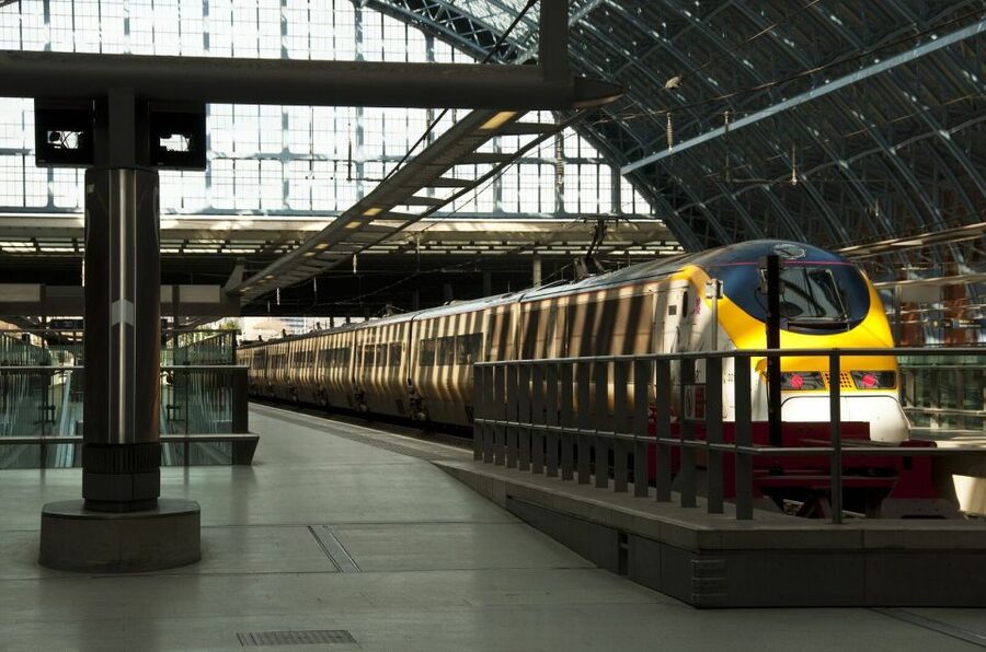 Welcome to Paris Day Trip from London via Train - Head back to London from Gare du Nord, early evening style