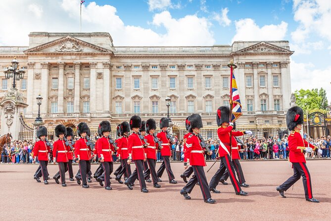 Westminster Abbey, Big Ben, Buckingham Guided Tour of London - St James’s Palace and the odds of seeing pageantry