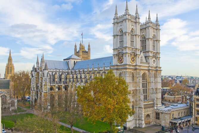 Westminster Abbey Private Tour Oxford PhD Historian Skip the Line - Meeting at Parliament Square, by the Sir Winston Churchill statue