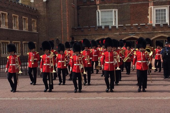 Westminster Walking Tour & Visit The Tower of London - Trafalgar Square and Nelson’s Column: the photo stop with real civic weight