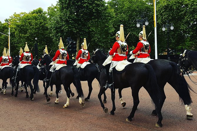 Westminster Walking Tour & Visit The Tower of London - Whitehall and Horse Guards Parade: arch and clock, plus Downing Street context