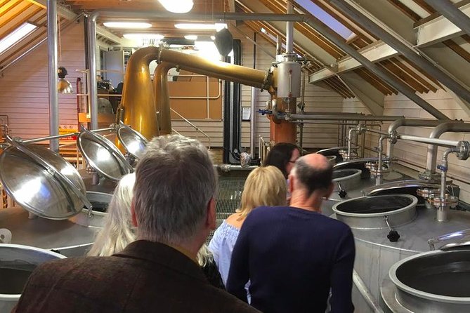 Whisky and Gin Private Tour in the Cotswolds with Driver Guide - The basic idea: a chauffeured gin and whisky tasting day