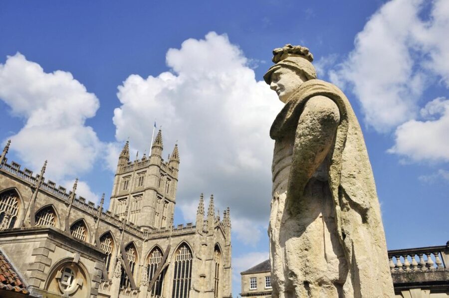 Windsor, Bath, Stonehenge & Salisbury with Christmas Lunch - The Guide and Driver Make the Difference