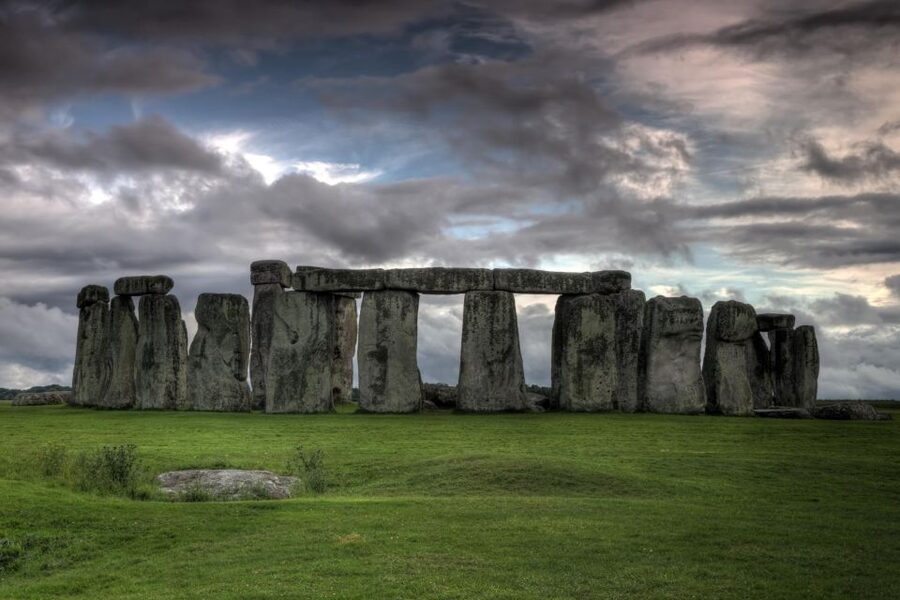 Windsor, Bath, Stonehenge & Salisbury with Christmas Lunch - Who This Tour Suits Best