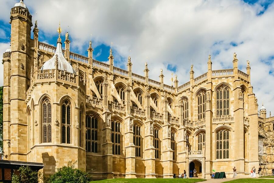 Windsor Castle Admission Ticket - St George’s Chapel plus Semi-State Apartments: day-of-week timing matters