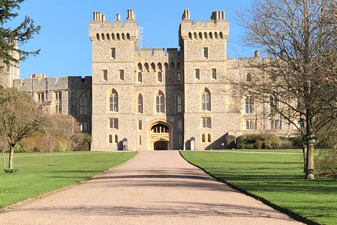 Windsor Castle and Hampton Court Private Car with Driver Guide - Why a private car day from London actually feels calmer
