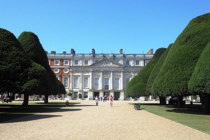 Windsor Castle and Hampton Court Private Car with Driver Guide - How the driver-guide shapes your Windsor and Hampton Court experience