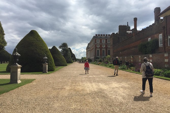 Windsor Castle and Hampton Court Private Car with Driver Guide - Who this private day trip is best for