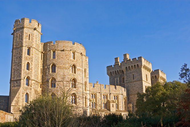 Windsor Castle Half Day Trip from London by Luxury Coach - Food, crowds, and security: the real-world friction