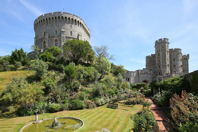 Windsor Castle Private Tour in Executive Vehicle With Admission - Runnymede National Trust and the Magna Carta focus