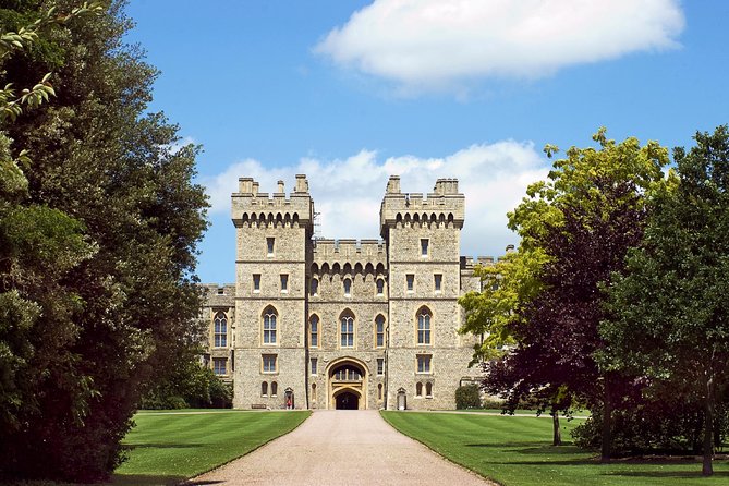 Windsor Castle, Stonehenge, and Oxford Day Trip from London - Windsor Castle and St George’s Chapel: what inside time really means
