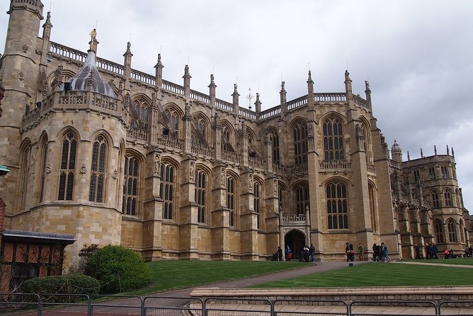 Windsor Castle, Stonehenge & Roman Baths Private Tour - Bath’s Roman Baths and a dose of Georgian Britain: two hours that can go fast