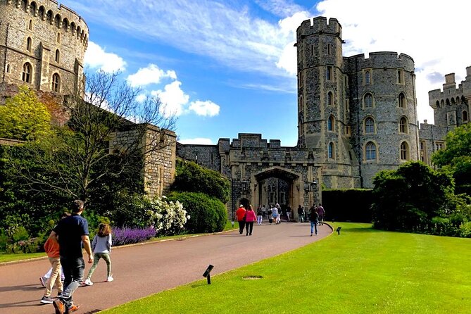 Windsor Castle Tour from London with Optional Lunch or London Eye - Windsor town free time: Thames walks and Shakespeare-ish detours