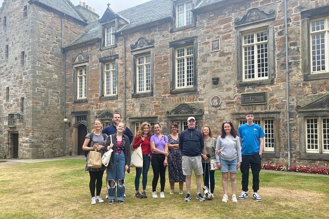Windsor Daily Town Walking Tour - 11am & 2pm - Quirky Windsor streets and statues: Guildhall to the Crooked House and beyond
