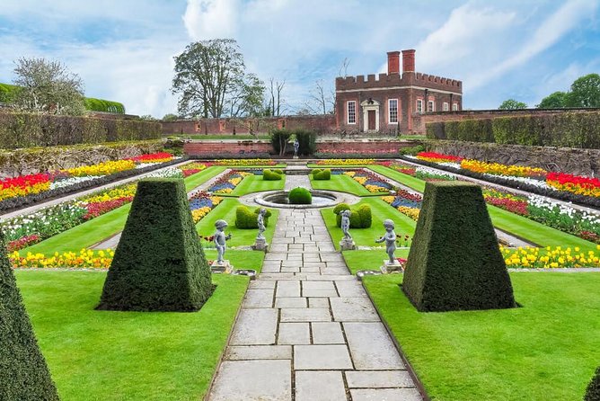 Windsor & Hampton Court Executive Vehicle Private Tour with Pass - Hampton Court Palace: Henry VIII’s Home, Gardens, and the Maze