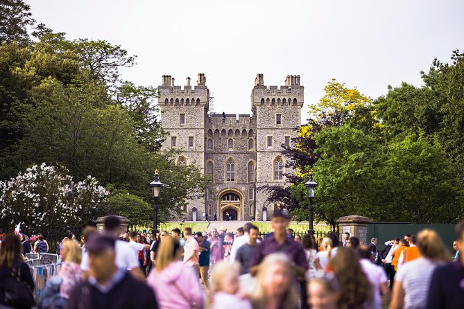 Windsor Independent Day Trip from London with Private Driver - Windsor Castle inside: State Chambers and St George’s Chapel without the maze stress