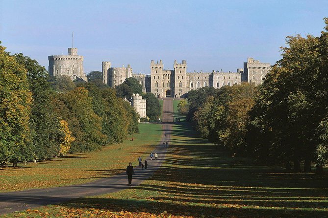 Windsor, Stonehenge and Bath Day Trip from London Spanish - The Long Day Reality: Meals, On-Board Rules, and Bathroom Stops
